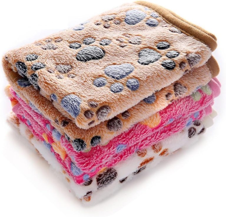 Cozy Companions: Review of the Super Soft Fleece Pet Blankets for Your Furry Friends
