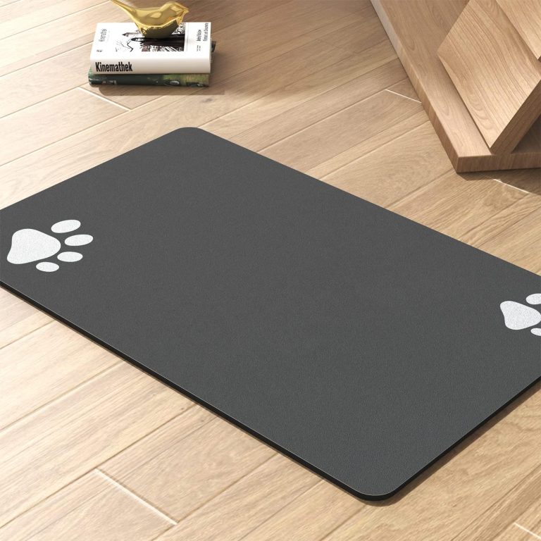 Keep It Clean: The Ultimate Pet Feeding Mat for Messy Drinkers